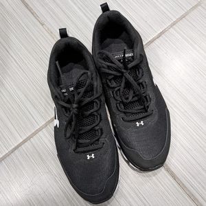 Under Armour Charged Assert Running Shoes